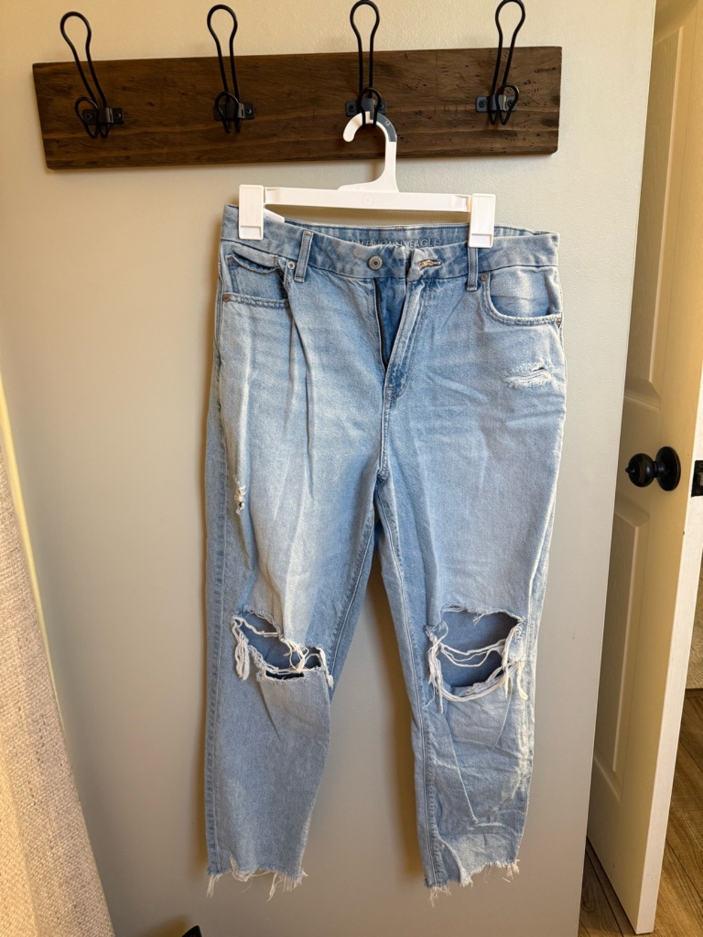 American Eagle Outfitters Light Wash Distressed Boyfriend Jeans